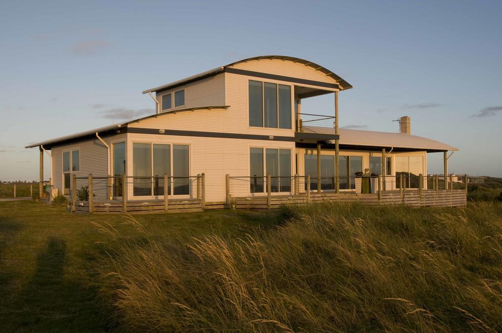 Wytonia Beachfront Accommodation Port Fairy Habitación foto