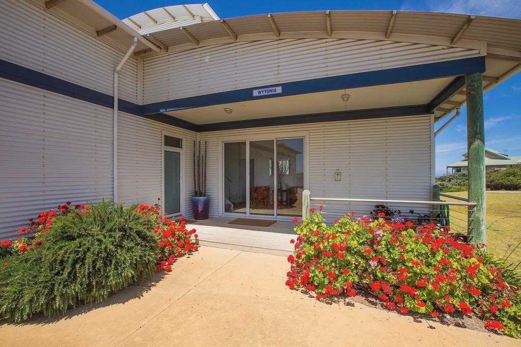 Wytonia Beachfront Accommodation Port Fairy Exterior foto